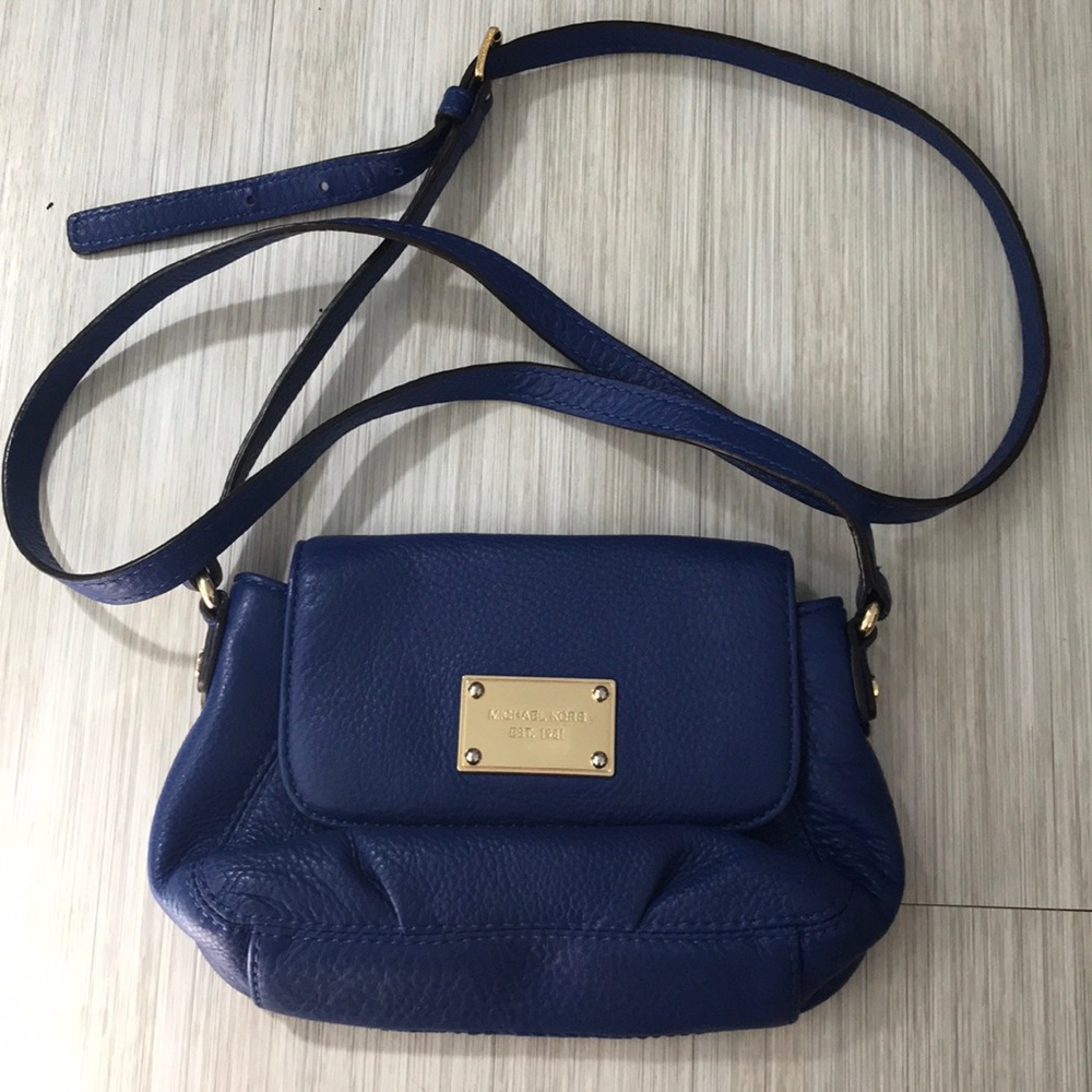 Navy blue Michael Kors crossbody